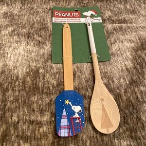 Peanuts Snoopy Christmas‎ Holiday Silicon Spatula & Wooden Spoon Set